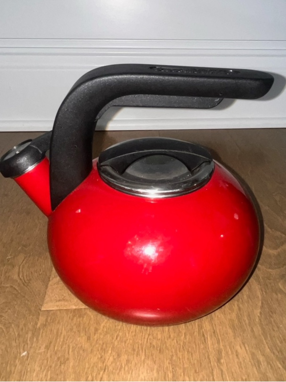 KitchenAid Whistling Tea Kettle - Empire Red